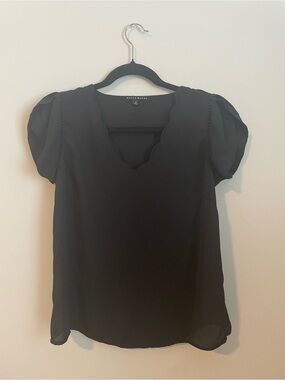 Haute Monde Black Scalloped V-Neck Puff Sleeve Blouse